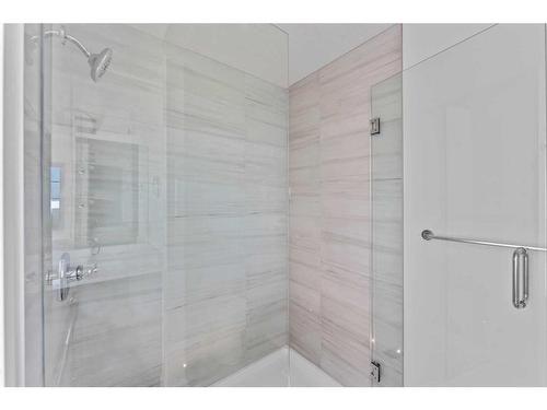 226 Kinniburgh Loop, Chestermere, AB - Indoor Photo Showing Bathroom