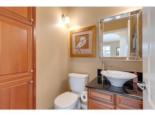 188 Valley Creek Road Nw, Calgary, AB - Indoor Photo Showing Bathroom