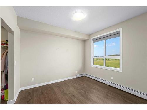 416-10 Walgrove Walk Se, Calgary, AB - Indoor Photo Showing Other Room