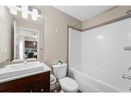 416-10 Walgrove Walk Se, Calgary, AB - Indoor Photo Showing Bathroom