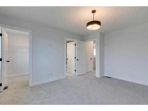 570 Wolf Willow Boulevard Se, Calgary, AB - Indoor