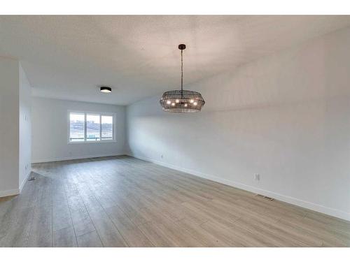 570 Wolf Willow Boulevard Se, Calgary, AB - Indoor Photo Showing Other Room