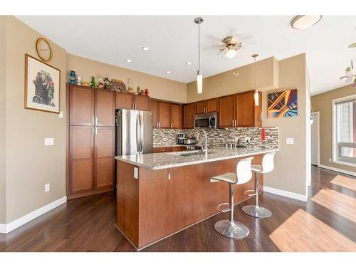 529-4303 1 Street Ne, Calgary, AB - Indoor Photo Showing Kitchen With Upgraded Kitchen