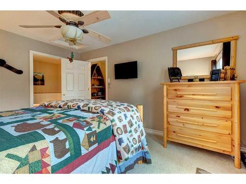 1-137 Stonecreek Road, Canmore, AB - Indoor Photo Showing Bedroom