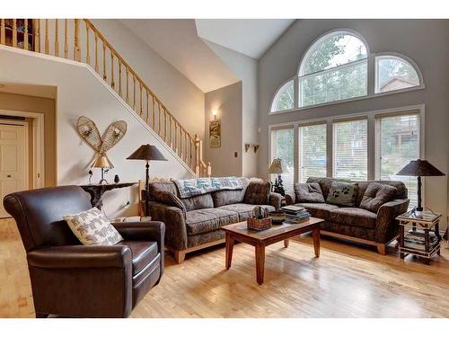 1-137 Stonecreek Road, Canmore, AB - Indoor Photo Showing Living Room