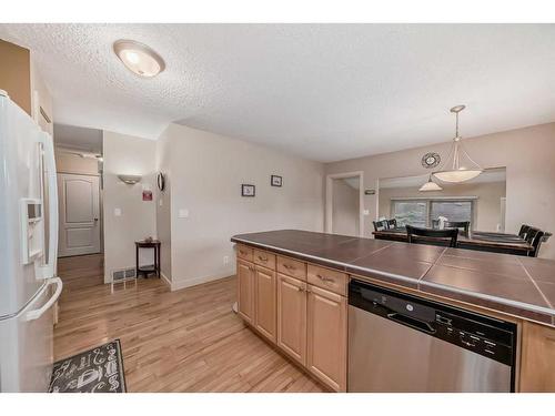 4509 49 Street, Sylvan Lake, AB - Indoor Photo Showing Kitchen