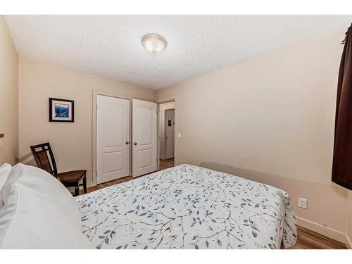 4509 49 Street, Sylvan Lake, AB - Indoor Photo Showing Bedroom