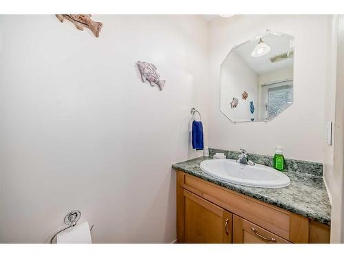 4509 49 Street, Sylvan Lake, AB - Indoor Photo Showing Bathroom