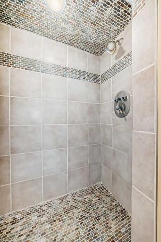 4509 49 Street, Sylvan Lake, AB - Indoor Photo Showing Bathroom