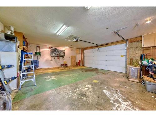 4509 49 Street, Sylvan Lake, AB - Indoor Photo Showing Garage