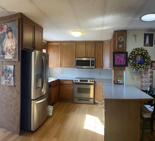 2708 16A Street Se, Calgary, AB - Indoor Photo Showing Kitchen