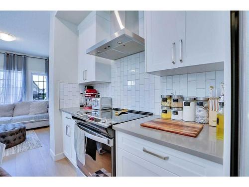 116-81 Greenbriar Place Nw, Calgary, AB - Indoor Photo Showing Kitchen