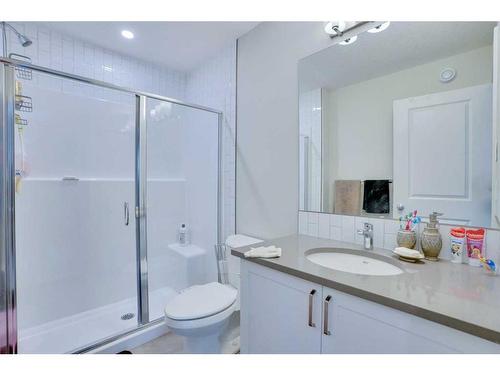 116-81 Greenbriar Place Nw, Calgary, AB - Indoor Photo Showing Bathroom