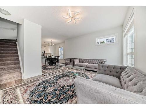 310-15 Evanscrest Park Nw, Calgary, AB - Indoor Photo Showing Living Room