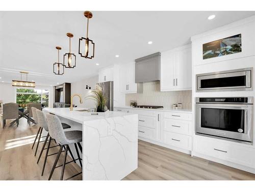 7708 Silver Springs Road Nw, Calgary, AB - Indoor Photo Showing Kitchen With Upgraded Kitchen