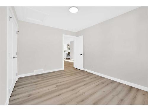 7708 Silver Springs Road Nw, Calgary, AB - Indoor Photo Showing Other Room