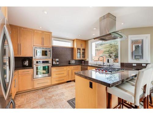 2016 8 Avenue Nw, Calgary, AB - Indoor Photo Showing Kitchen