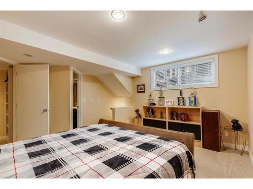 2016 8 Avenue Nw, Calgary, AB - Indoor Photo Showing Bedroom