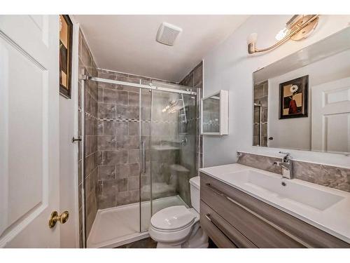 355 Coventry Road Ne, Calgary, AB - Indoor Photo Showing Bathroom