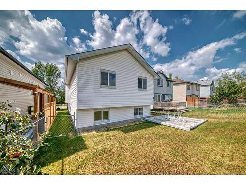 355 Coventry Road Ne, Calgary, AB - Outdoor