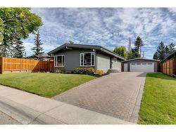 6408 Larkspur Way SW Calgary, AB T3E 5P8