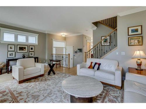 2306 24 Avenue Sw, Calgary, AB - Indoor Photo Showing Living Room