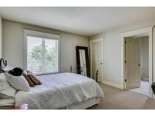 2306 24 Avenue Sw, Calgary, AB - Indoor Photo Showing Bedroom