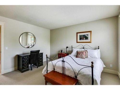 2306 24 Avenue Sw, Calgary, AB - Indoor Photo Showing Bedroom