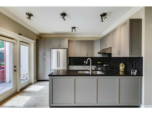 2306 24 Avenue Sw, Calgary, AB - Indoor Photo Showing Kitchen