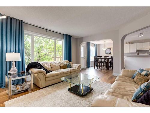 110 Invermere Drive, Chestermere, AB - Indoor Photo Showing Living Room