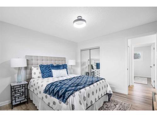 9836 Alcott Road Se, Calgary, AB - Indoor Photo Showing Bedroom