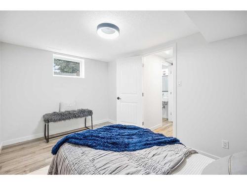 9836 Alcott Road Se, Calgary, AB - Indoor Photo Showing Bedroom