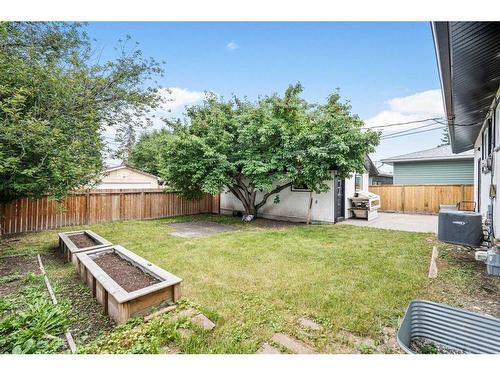 9836 Alcott Road Se, Calgary, AB - Outdoor With Backyard