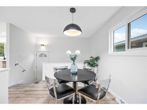 9836 Alcott Road Se, Calgary, AB - Indoor Photo Showing Dining Room