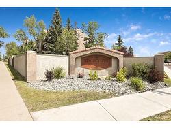 21-3100 Edenwold Heights NW Calgary, AB T3A 3Y8