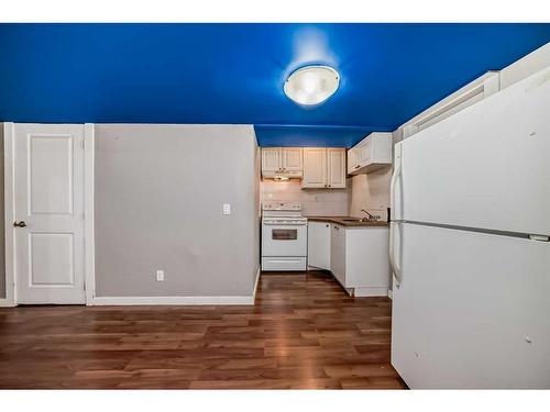 148 Skyview Point Green Ne, Calgary, AB - Indoor Photo Showing Kitchen