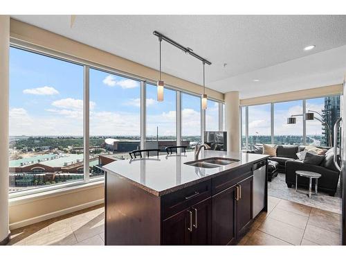 1607-211 13 Avenue Se, Calgary, AB - Indoor Photo Showing Kitchen With Double Sink