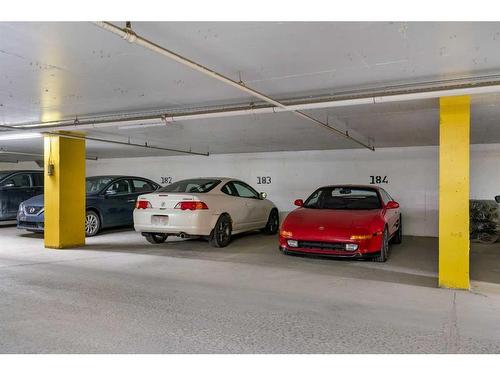 1001-924 14 Avenue Sw, Calgary, AB - Indoor Photo Showing Garage