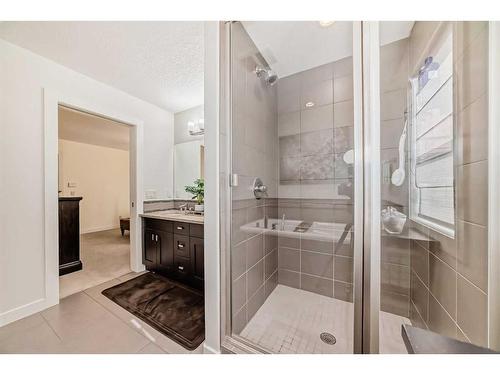 60 Aspen Hills Place Sw, Calgary, AB - Indoor Photo Showing Bathroom