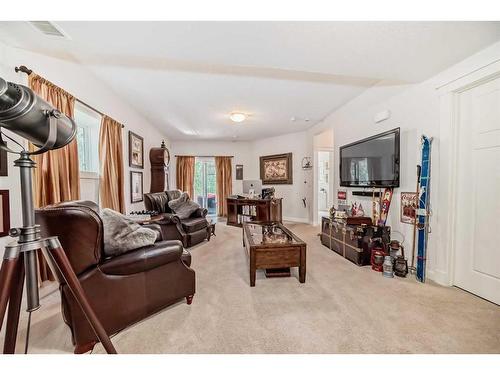 60 Aspen Hills Place Sw, Calgary, AB - Indoor Photo Showing Living Room