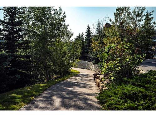 60 Aspen Hills Place Sw, Calgary, AB - Outdoor