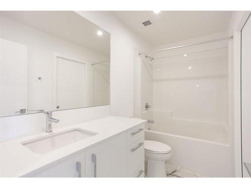 2505-60 Skyview Ranch Road Ne, Calgary, AB - Indoor Photo Showing Bathroom