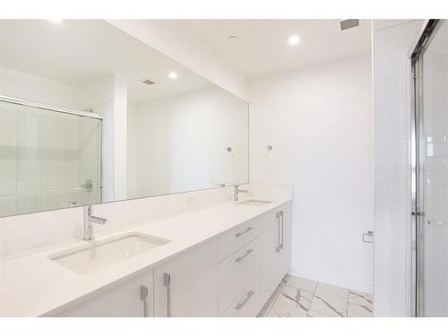 2505-60 Skyview Ranch Road Ne, Calgary, AB - Indoor Photo Showing Bathroom