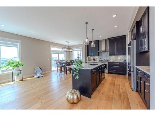 105 Carringvue Manor Nw, Calgary, AB - Indoor Photo Showing Kitchen With Upgraded Kitchen