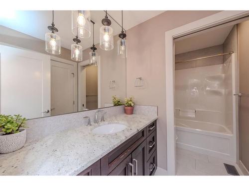 105 Carringvue Manor Nw, Calgary, AB - Indoor Photo Showing Bathroom