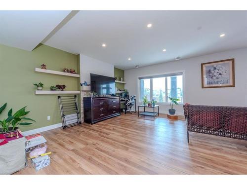 105 Carringvue Manor Nw, Calgary, AB - Indoor Photo Showing Living Room