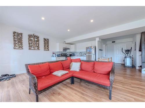 105 Carringvue Manor Nw, Calgary, AB - Indoor Photo Showing Living Room