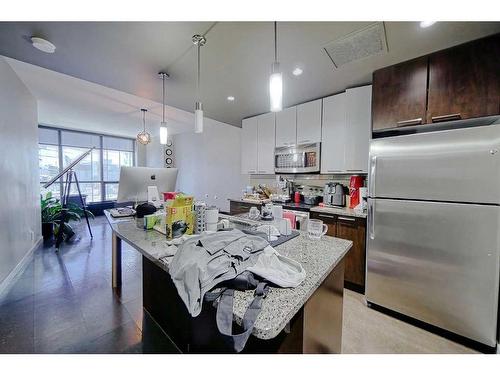 903-220 12 Avenue Se, Calgary, AB - Indoor Photo Showing Kitchen With Stainless Steel Kitchen With Upgraded Kitchen