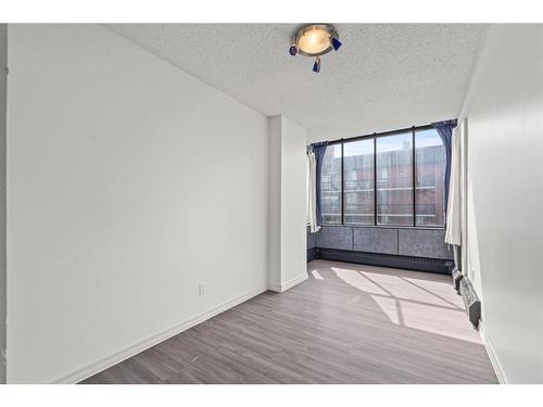 304-345 4 Avenue Ne, Calgary, AB - Indoor Photo Showing Other Room