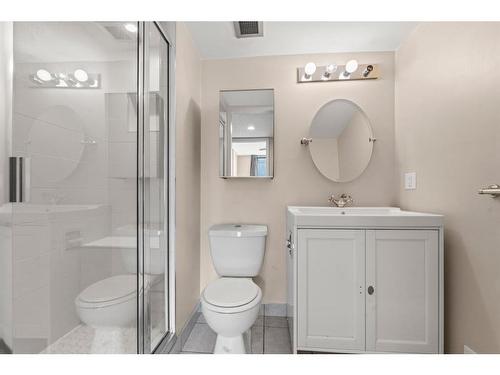 304-345 4 Avenue Ne, Calgary, AB - Indoor Photo Showing Bathroom